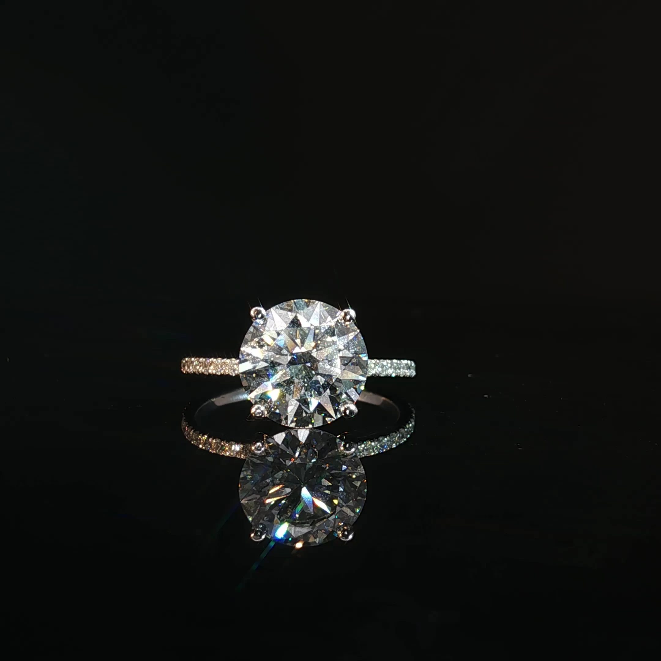 14K Gold Round Solitaire Engagagement Ring with 1.72 CTW - Image 4