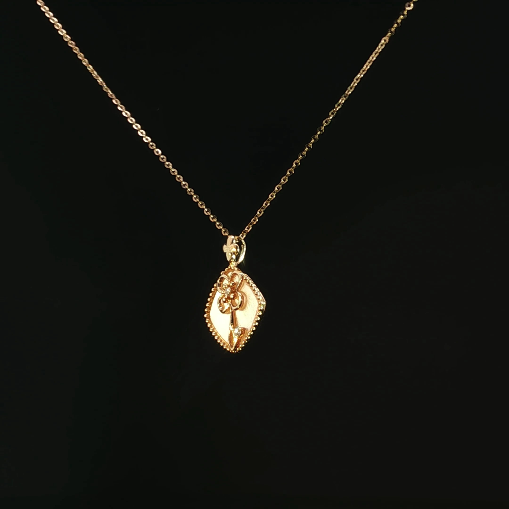 18K Gold Diamond Flower Pendant Necklace - Image 3