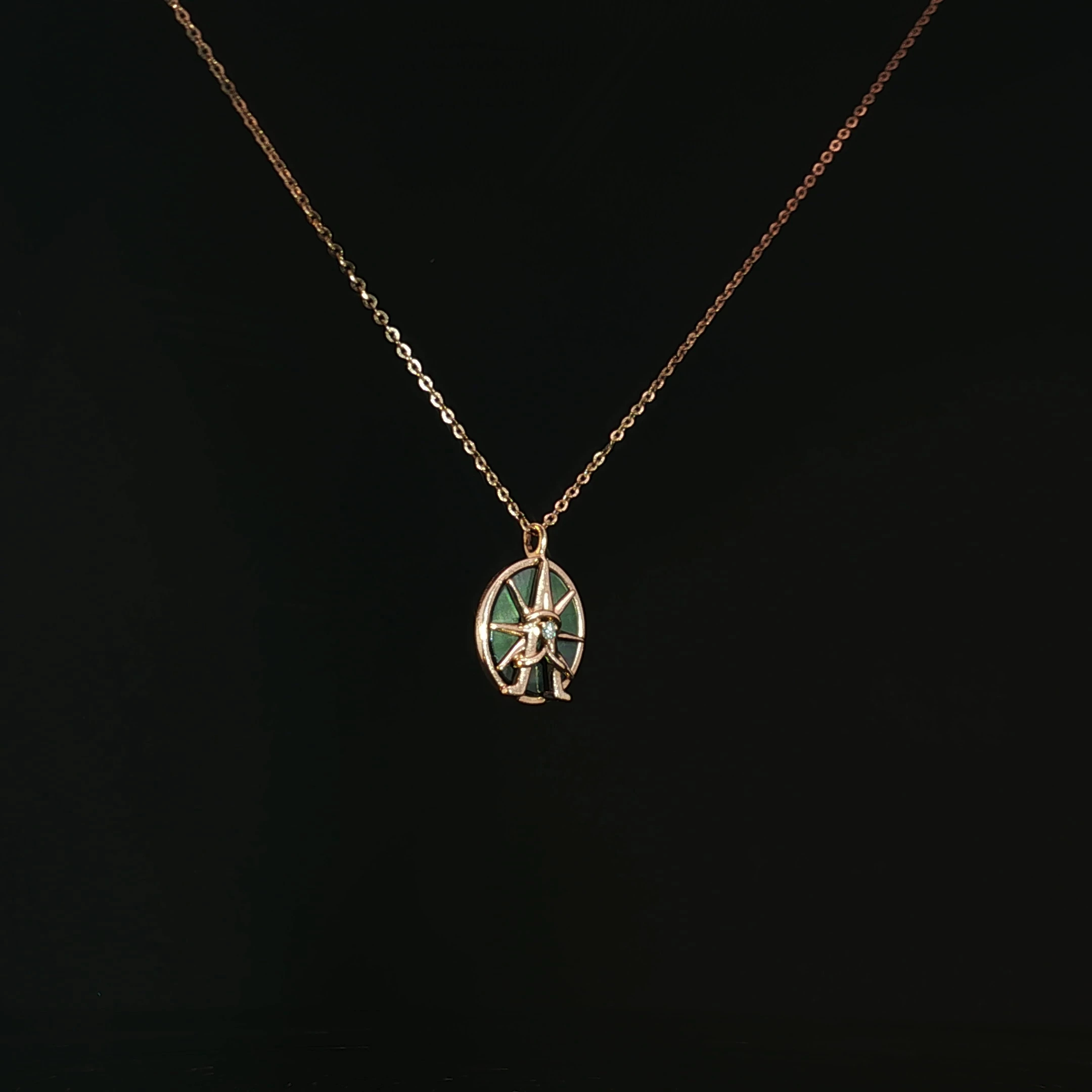 18K Mother of Pearl Pendant Necklace