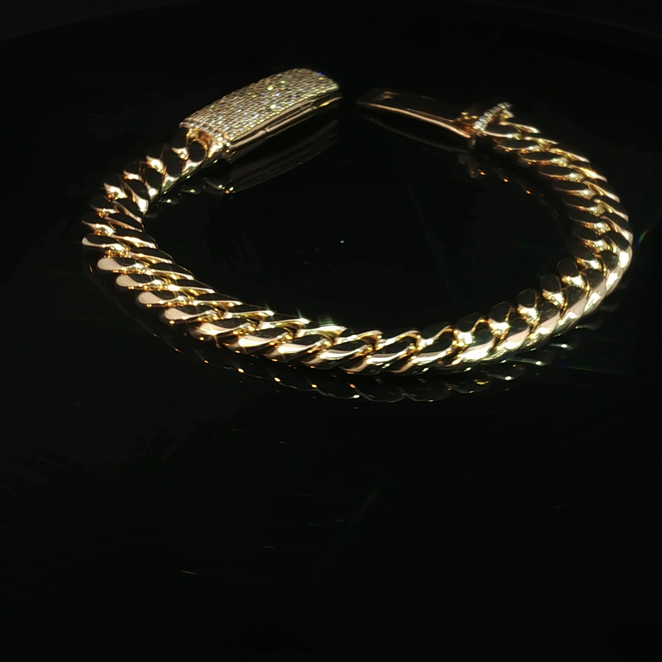 10K Yellow Gold Cuban Link Bracelet - Image 2