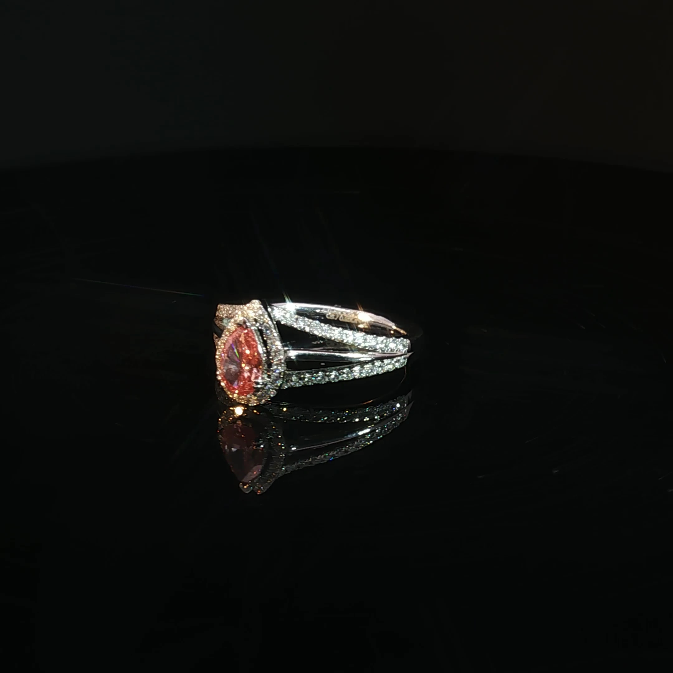 10K Gold Pear Shape Halo Diamond Ring with 0.96CT Diamond - Image 3