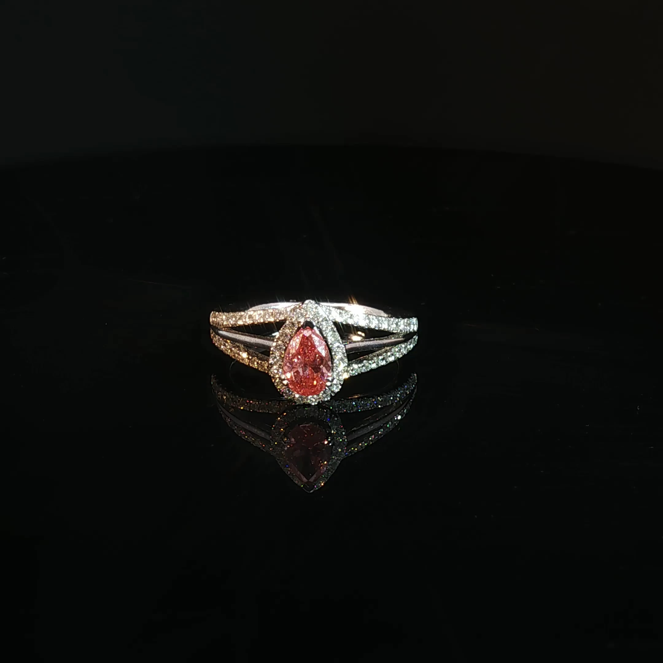 10K Gold Pear Shape Halo Diamond Ring with 0.96CT Diamond - Image 4