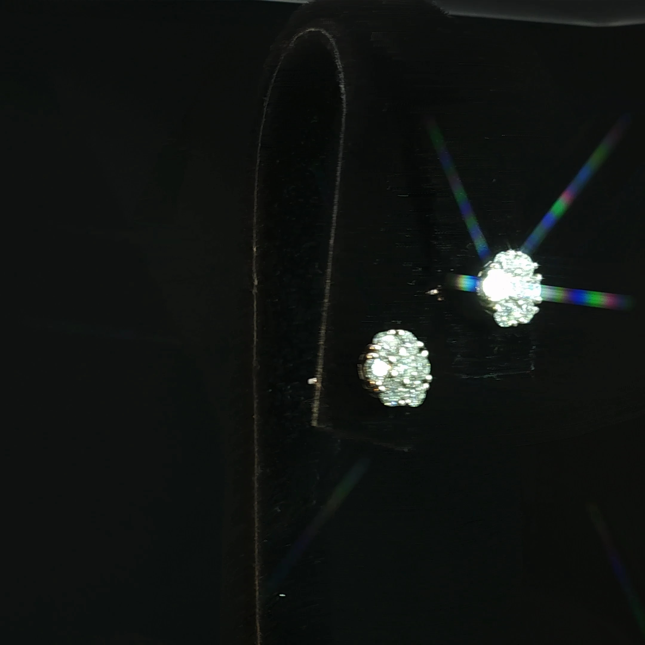 Round Cluster Natural Diamond Stud Earrings with 0.92 CTW - Image 2