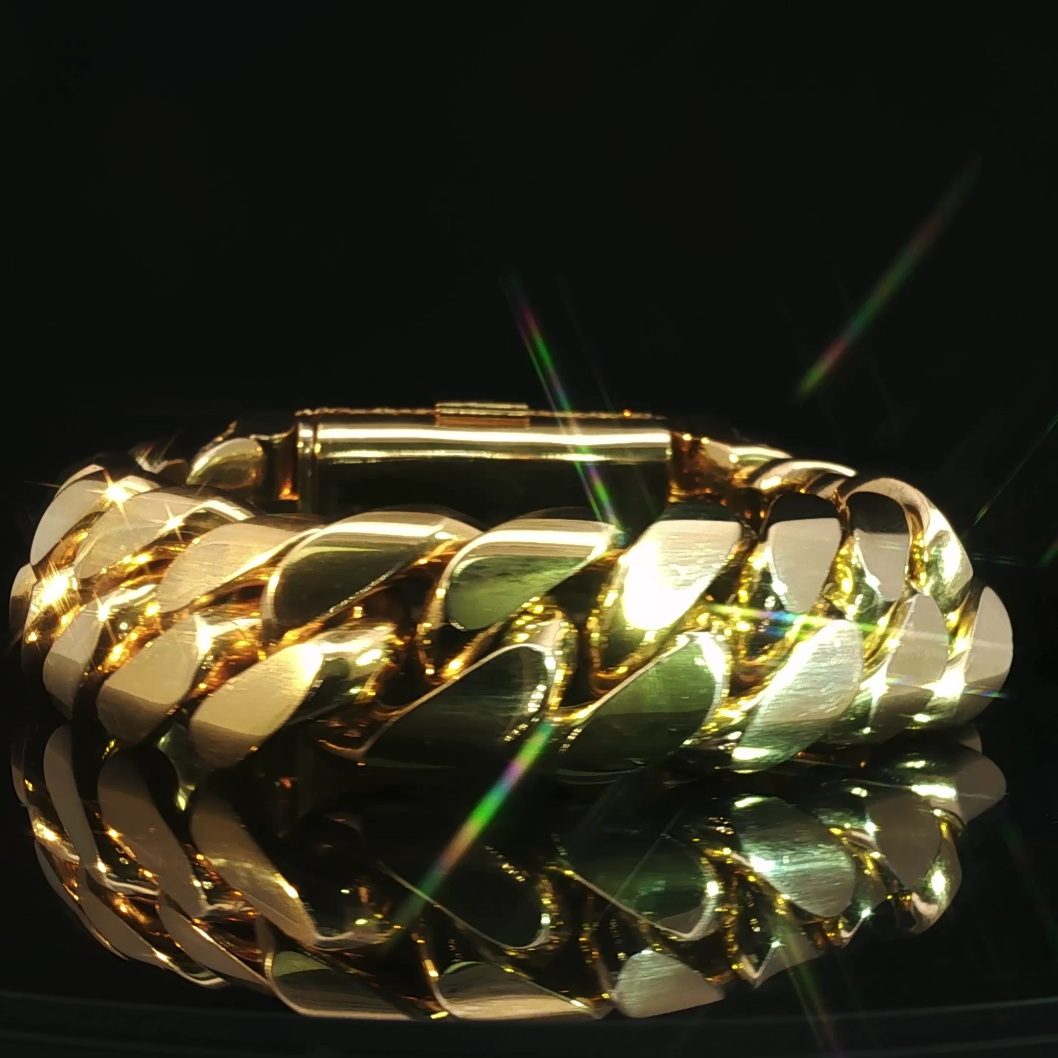 10K Yellow Gold Cuban Link Bracelet - Image 2