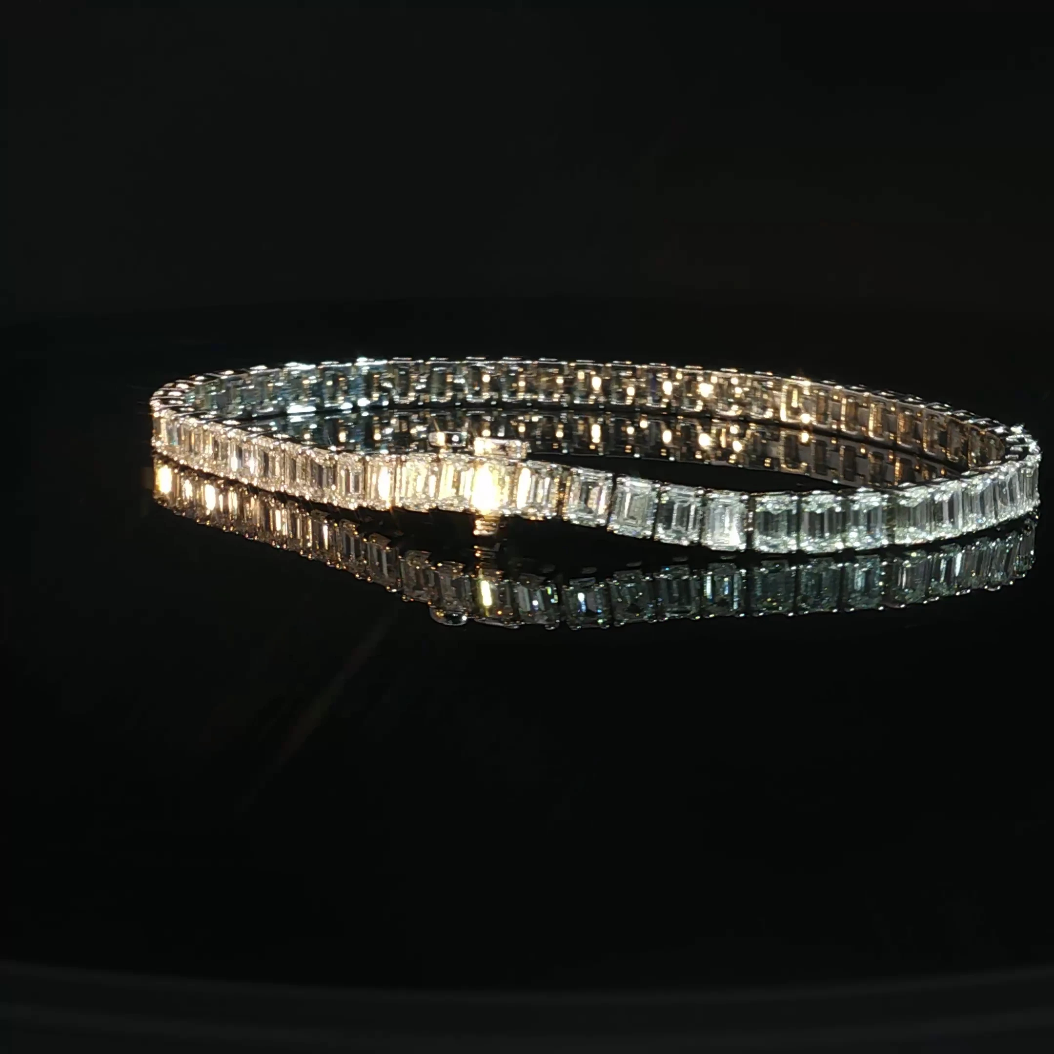 14K Gold Emerald Cut Diamond Tennis Bracelet - Image 3