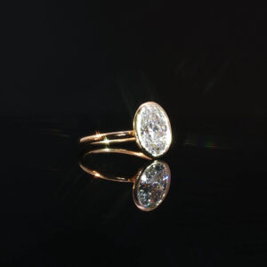 14K Gold Oval Bezel Enagagament Ring with 2CT Diamond