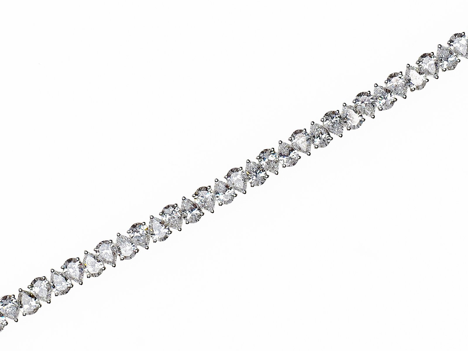 14K White Gold Pear-Cut Diamond North/South Tennis Bracelet – 24.97 Carats - Image 3